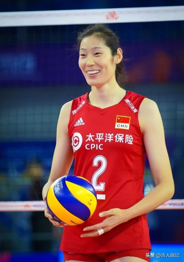 惨遭15分大逆转！女篮霸主加时3分惜败：杨力维空砍14分3板4助！